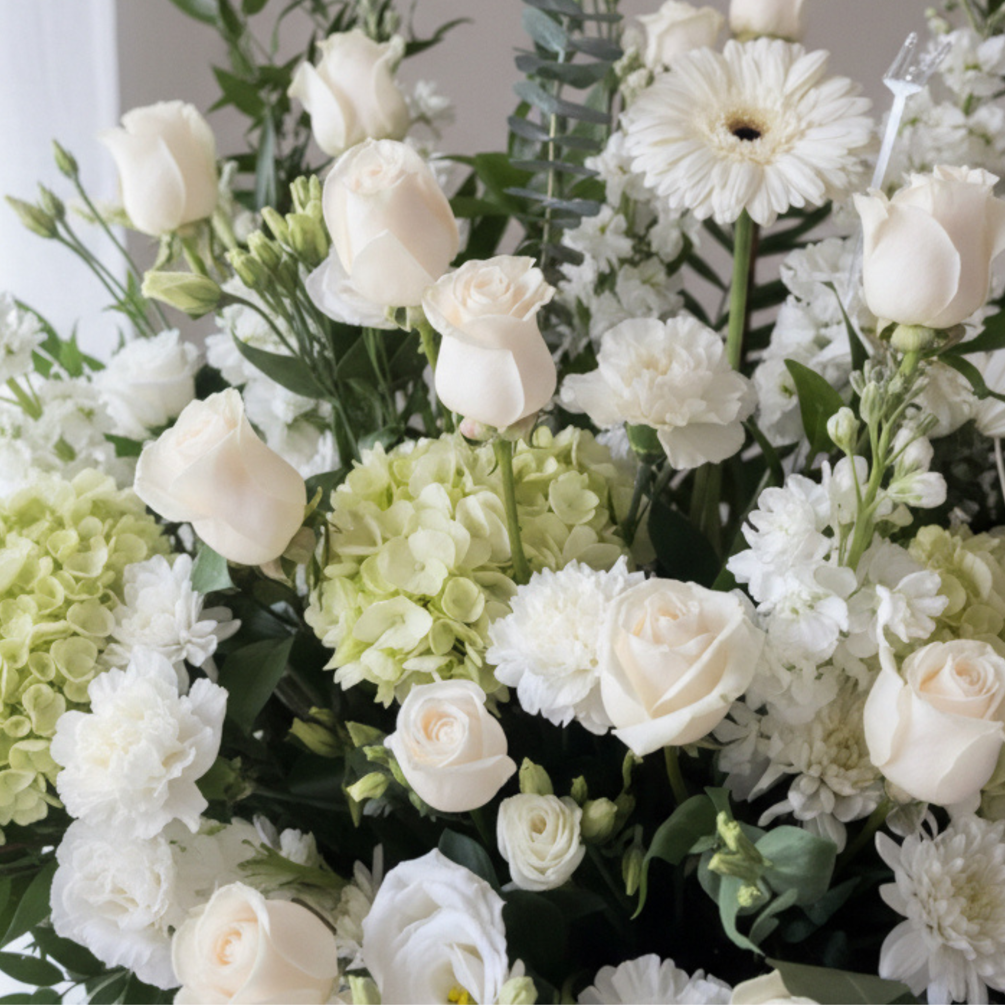 White Sympathy Arrangement (Premium)